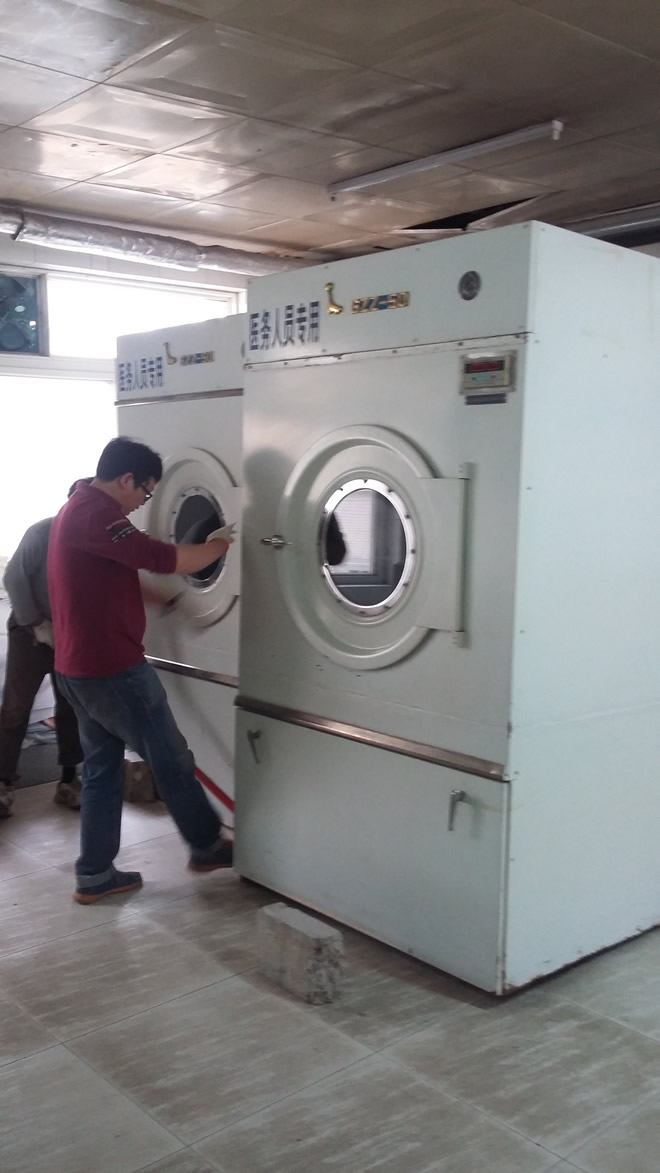 中醫(yī)院洗衣設(shè)備.jpg
