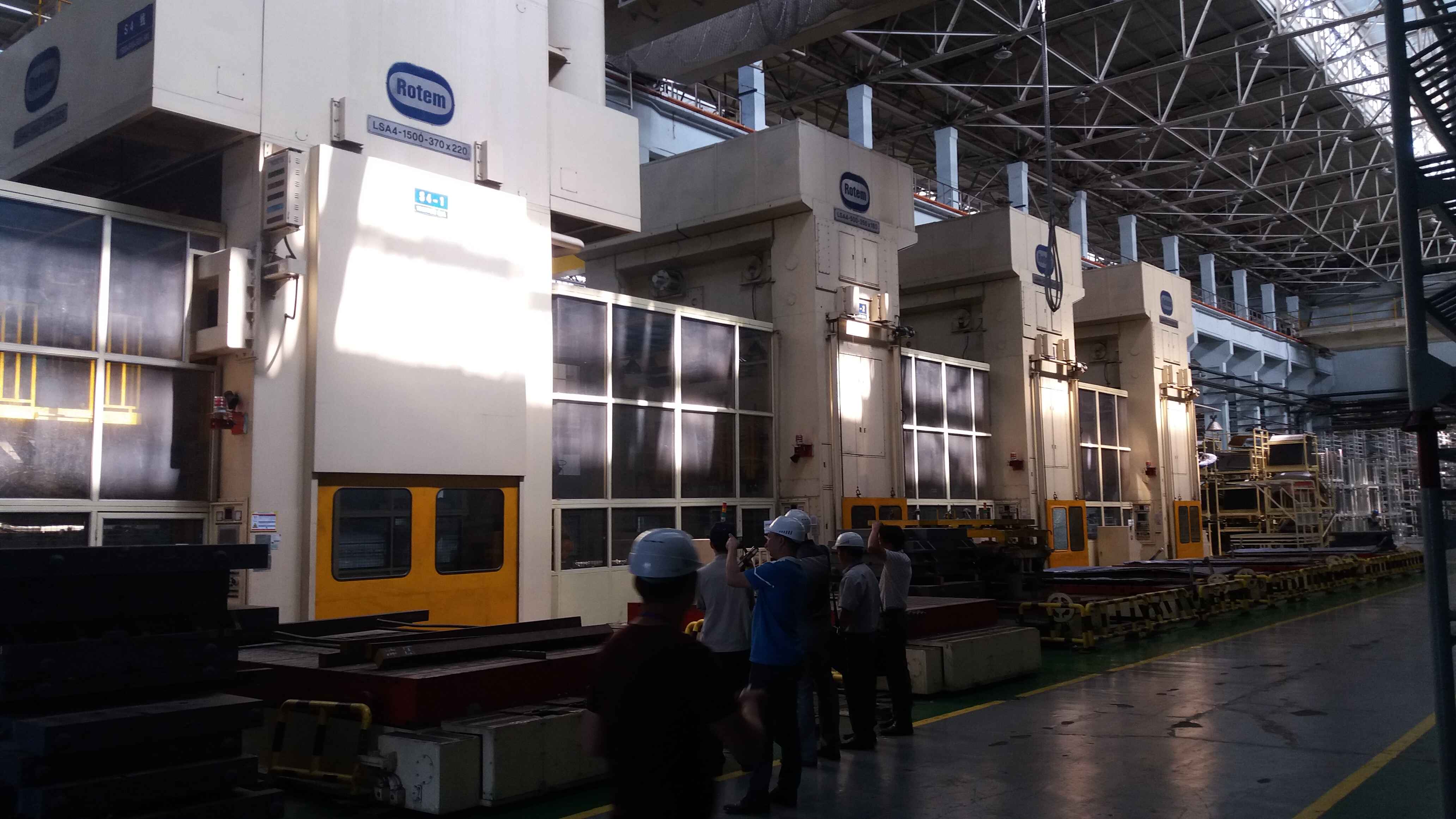 北京設(shè)備搬運(yùn)壓力機(jī)吊裝搬運(yùn)運(yùn)輸